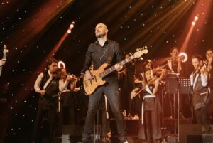 Toygar Işıklı Instagram - Bu, bir müzisyenin güzel hikayesidir.🔥❤️🔥🧿 Muhteşem konserlerdi.Teşekkürler Kazakistan 🇹🇷🙏🏻❤️🙏🏻 🇰🇿
Devamı gelecek. Güzel şeyler eninde sonunda kazanır 🧿 Thank you all 🔥👏🏻🔥
@ne_prosto_orchestra @madiyar_toiboldy 

Karanlığın içinde bir ışık hep var. 🔥🎶 🎹
#karasevda #intikamyemini #neprostoorchestra 
#yaprakdökümü #askimemnu #ezel #dudaktankalbe #fatmagülünsuçune #menekşeilehalil #kuzeygüney #karadayı #medcezir #karaparaaşk #karasevda #içerde #çukur #yargı #aile #çarpışma #cesurvegüzel #banasevmeyianlat #son #alevalev #babil #üçkuruş  #20dakika #kuzgun #darmaduman #buşehirarkandangelecek #kurtseyitveşura #soundtrack