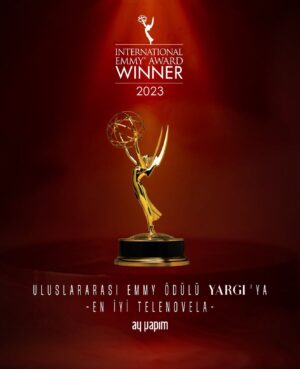 Toygar Işıklı Instagram - #iemmys Emeği geçen herkese tebrikler. 👏🏻👏🏻
#yargı #internationalemmyawards