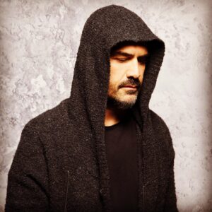 Toygar Işıklı Instagram - Öyle hareket et ki, senin hareketlerinin yasası, diğerlerinin hareketlerinin yasası olsun. Kant. 

#yargı #toygarisikli
