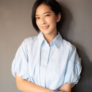 Tracy Chou Instagram - 久沒發文就是我過得還可以
只是生活被大事小事淹沒
下雨下得悶
快點晴天吧

Make up @backstage_aga 
Hair @jimmy1987909
Look from @majeparis #majetaiwan 
photo @reno.yuchin

#大璽影藝 #dahsi  1