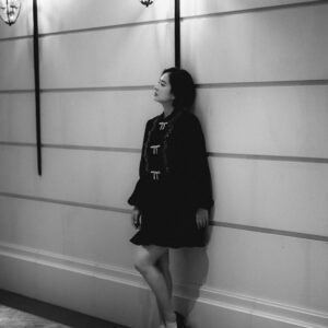 Tracy Chou Instagram - 當媽又上了年紀
連一日球迷都不夠格阿😭

以前只要管自己的時候
每隊有誰是幾號踢哪個位置
如數家珍
現在已經搞不清楚誰是誰

熬夜看球
甚至到天亮都不是問題
現在反正時間一到或是時間沒到
就得立馬蹦起床
多看個下半場
第二天睡眠債就來了

最傷心的還不是這些
而是下定決心晚上熬一下
就目送自己的球隊回家了
😑😑😑😑😑😑😑😑

悶龍

Make up @mikatsaixmakeup 
Hair @jimmy1987909
Stylist @tripler_studio
Look from@selfportraittaiwan @tun_grp
Jewelry @qeelinjewellery
photo @reno.yuchin

#大璽影藝 #dahsi