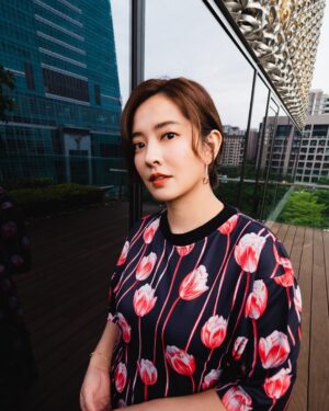 Tracy Chou Instagram - 母親節快樂❤

Stylist @tripler_studio
Makeup @backstage_aga
Hair @flux_keanu
Look from @kenzo @tun_grp
Shoes @sauvereignofficial
Accessory  @swarovski
photo @reno.yuchin

#Kenzo #tungrp 
#大璽影藝 #dahsi