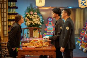 Tracy Chou Instagram - 3月27日晚上9點，CATCHPLAY 、HBO頻道及HBO GO同步播出 

CATCHPLAY ▶ https://bit.ly/36cEPXG

#本周上架前兩集 
#首兩集免費看
#HBO頻道及HBOGO平台同步上架
#良辰吉時