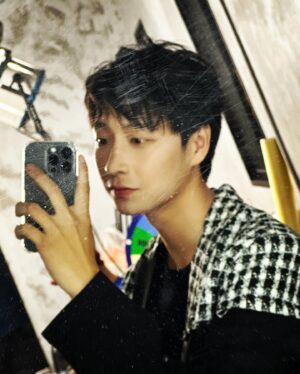 Trần Lê Đức Instagram - “How”