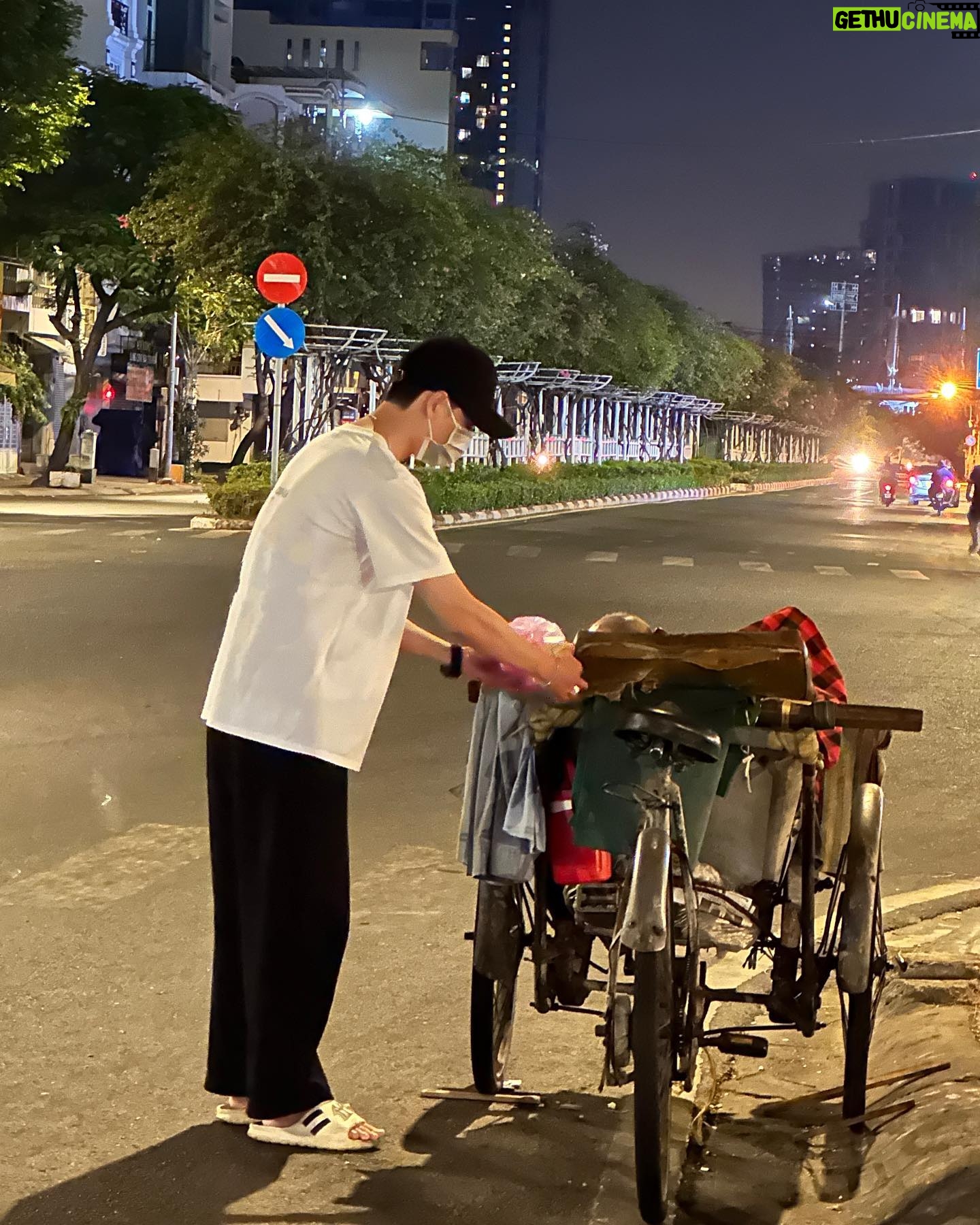 Trần Lê Đức - 3.2K Likes - Gifts made with love ❤️