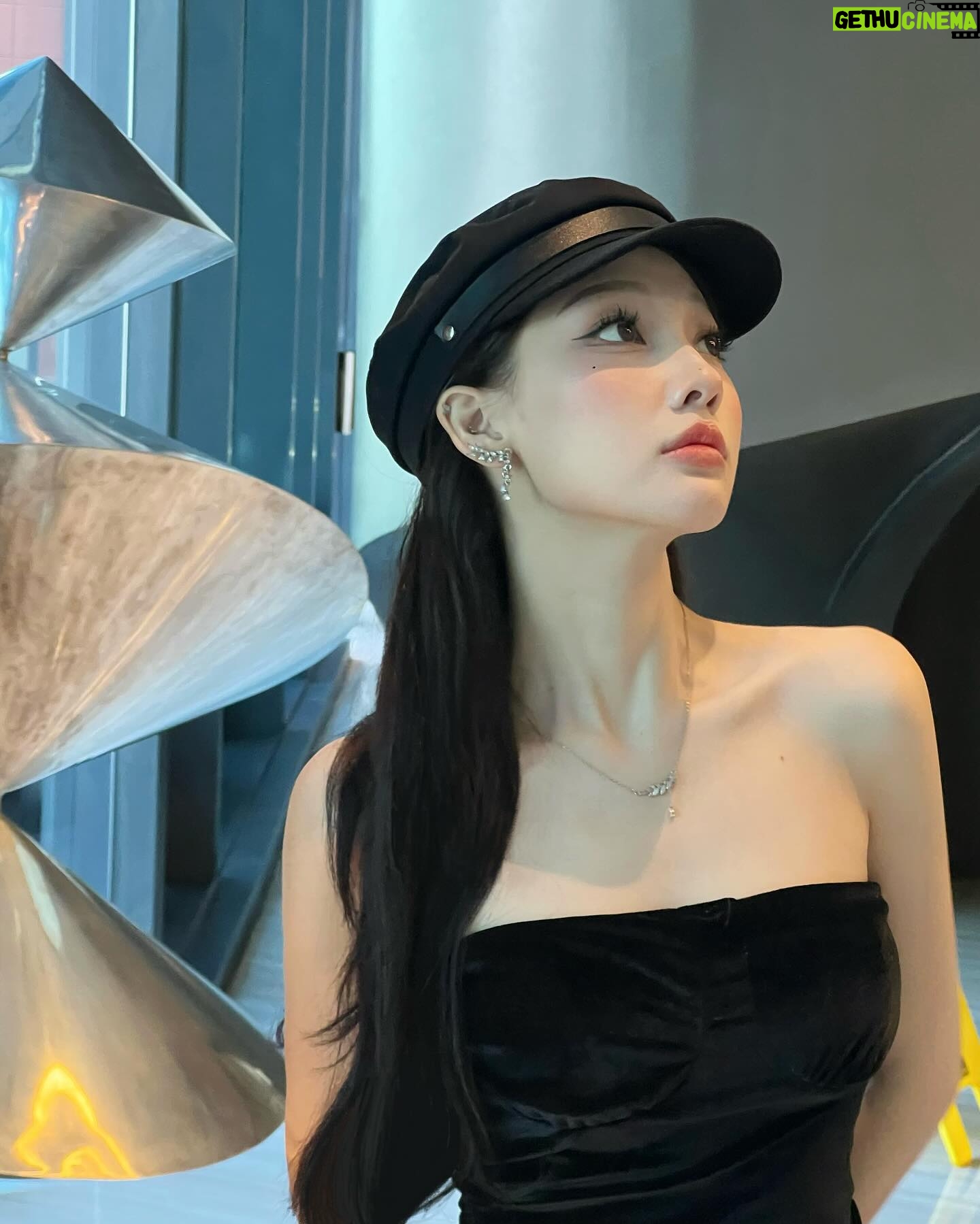 Trang Minh - 3 Likes - 🐰🖤☁️