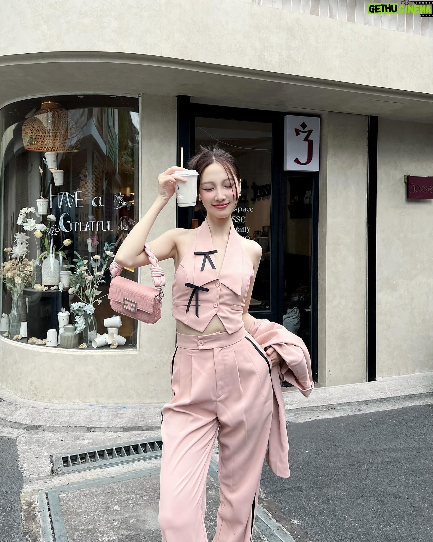 Trang Minh - 3 Likes - 1 chútttt Hàn Xẻng 🎀💕
#trangminh