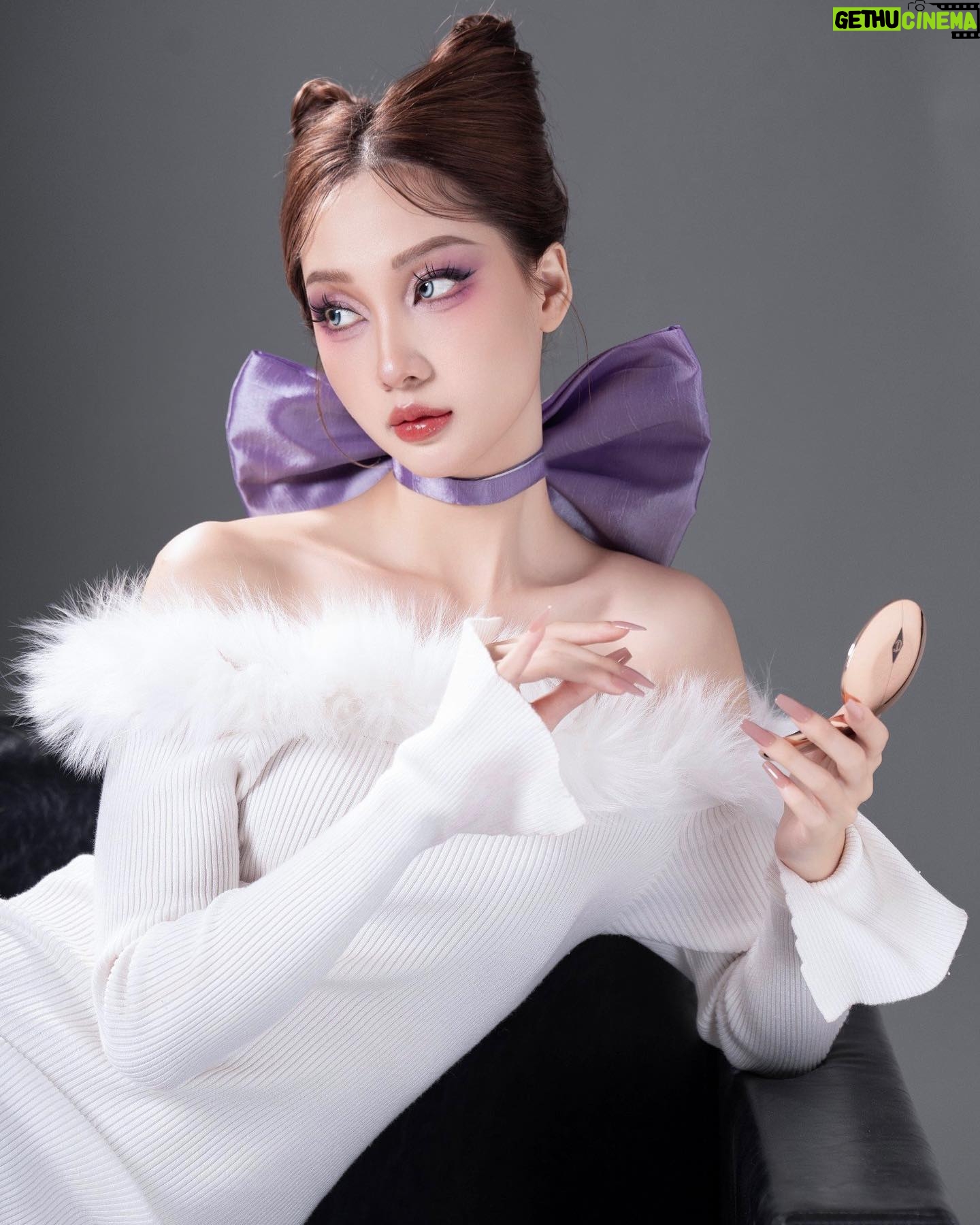 Trang Minh - 87 Likes - 𝑻𝒐𝒐𝒅𝒍𝒆𝒔 𝑮𝒂𝒍𝒐𝒓𝒆 💅🏻
Cô nàng Toodles dạo này hot quá, xâm chiếm khắp feed của tôi nên tôi phải lôi cô ấy ra ngoài đời thôi 🌸
Photo by Tachy