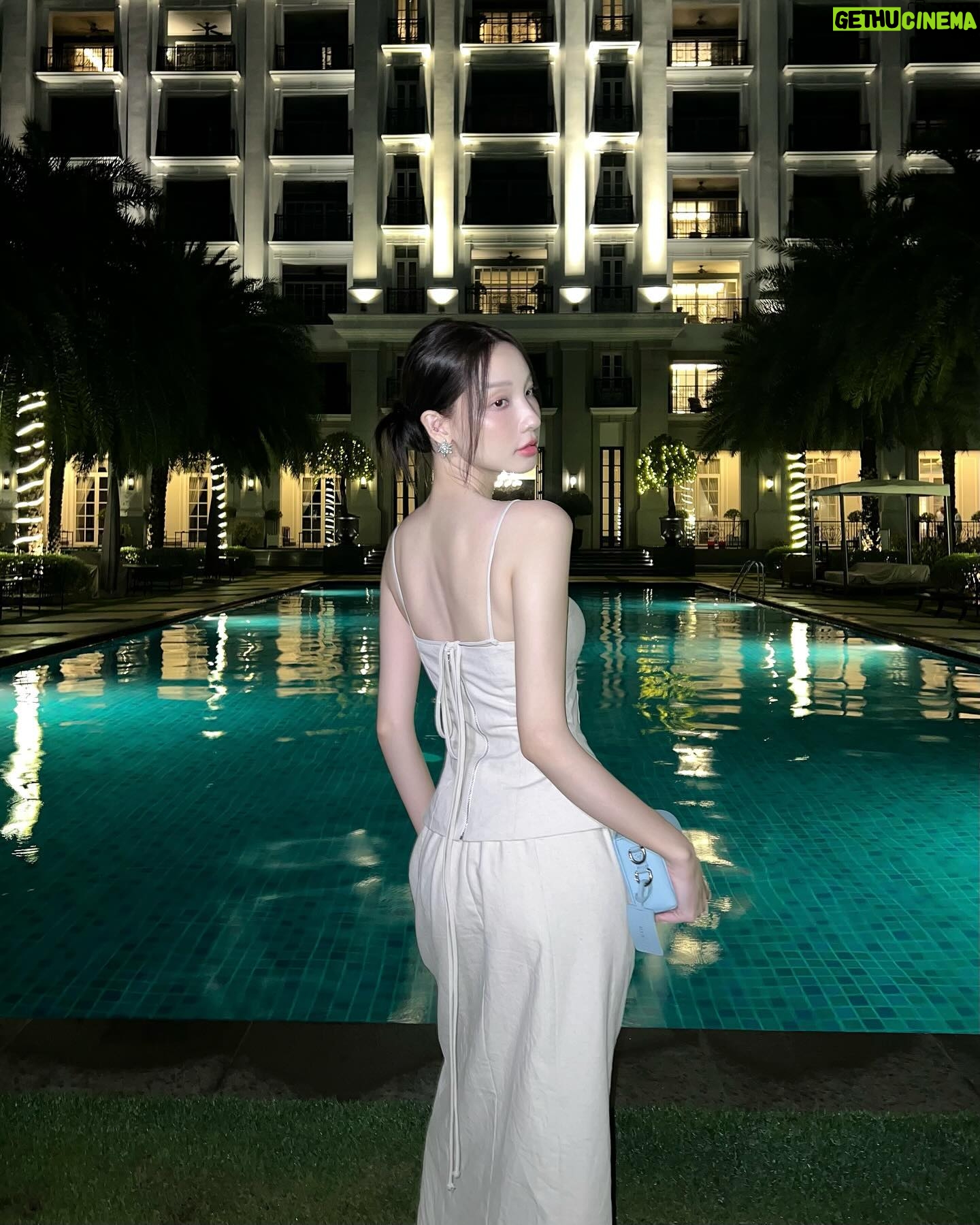 Trang Minh - 3 Likes - Cold hands, warm heart.
#trangminh #charming