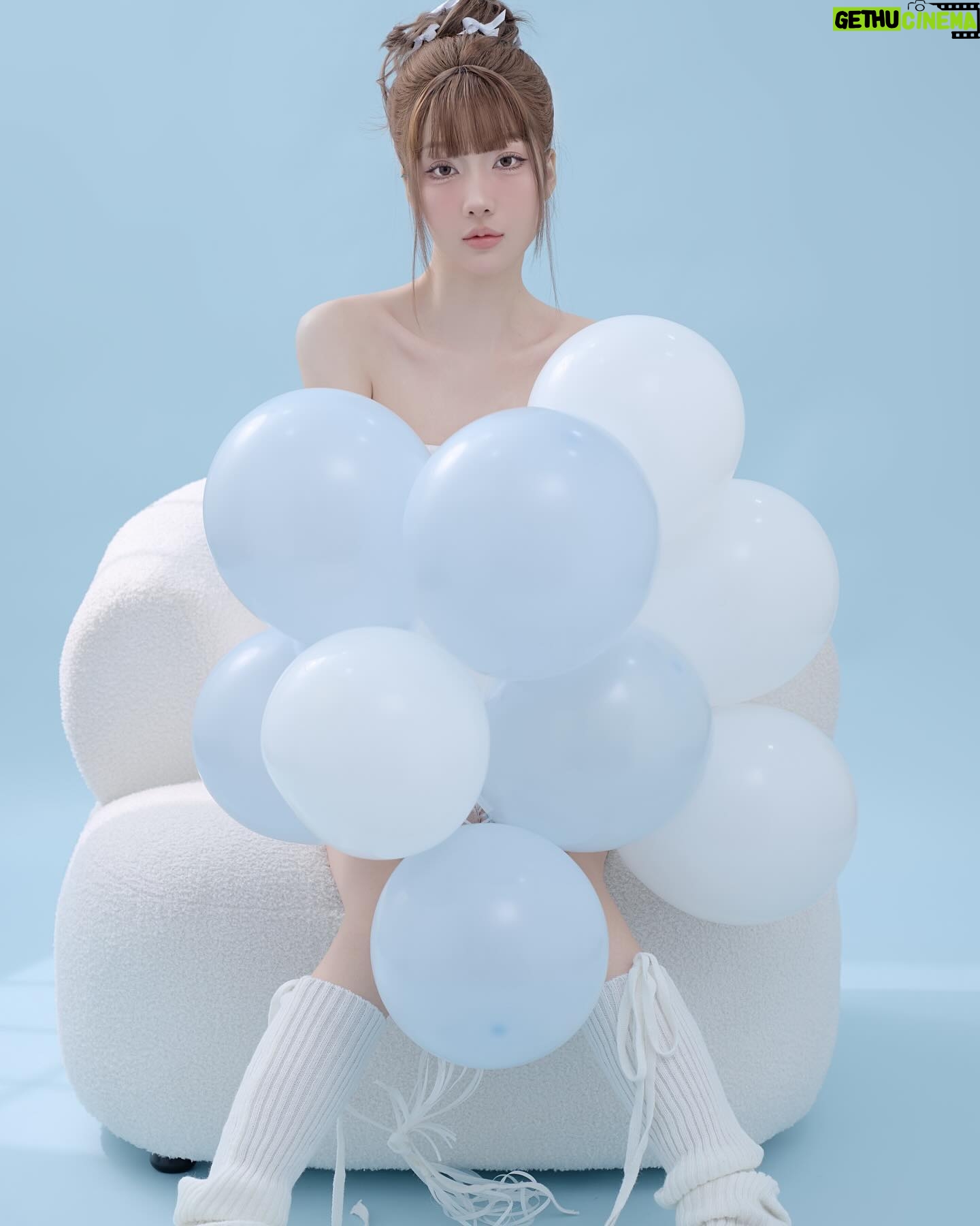 Trang Minh - 3 Likes - Trang Minh đang ăn mừng sinh nhật 20 tuổi ở 1 vũ trụ khác 🎂🥂✨
Photo: Thành Nguyễn
M.U.A: Kim Yến
Location: GO.ON Studio