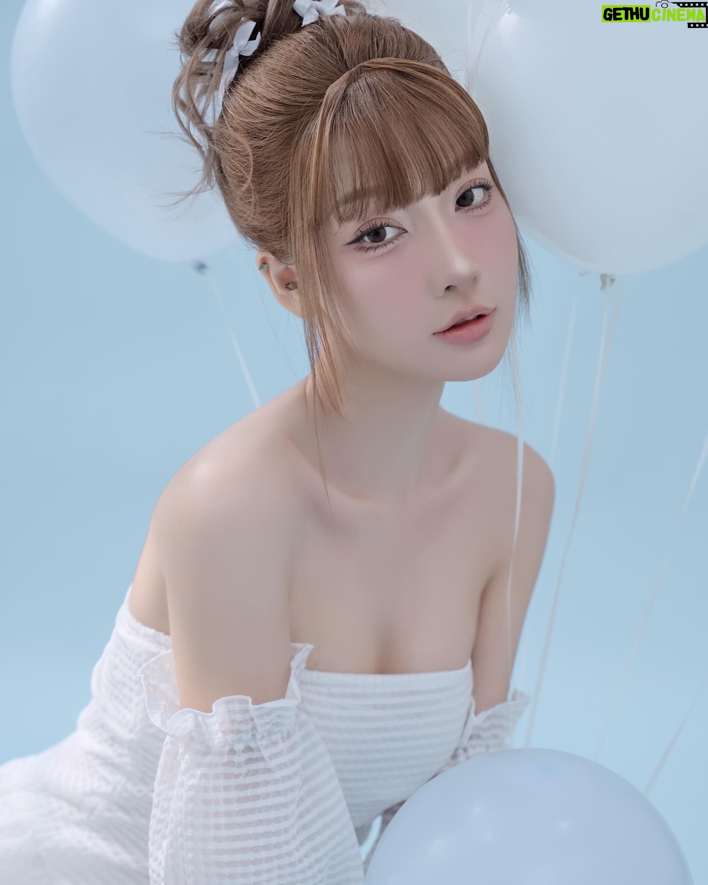 Trang Minh - 3 Likes - Trang Minh đang ăn mừng sinh nhật 20 tuổi ở 1 vũ trụ khác 🎂🥂✨
Photo: Thành Nguyễn
M.U.A: Kim Yến
Location: GO.ON Studio