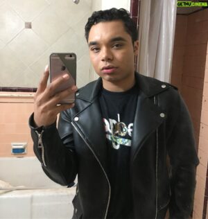 Travis Bryant Instagram - // anyone else judge others by the cleanliness of their bathrooms? // #travisbryant