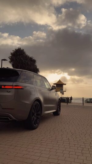 Travis Burns Instagram - Counting down the days until I’m back on the coast and this is my morning routine @landrover_goldcoast