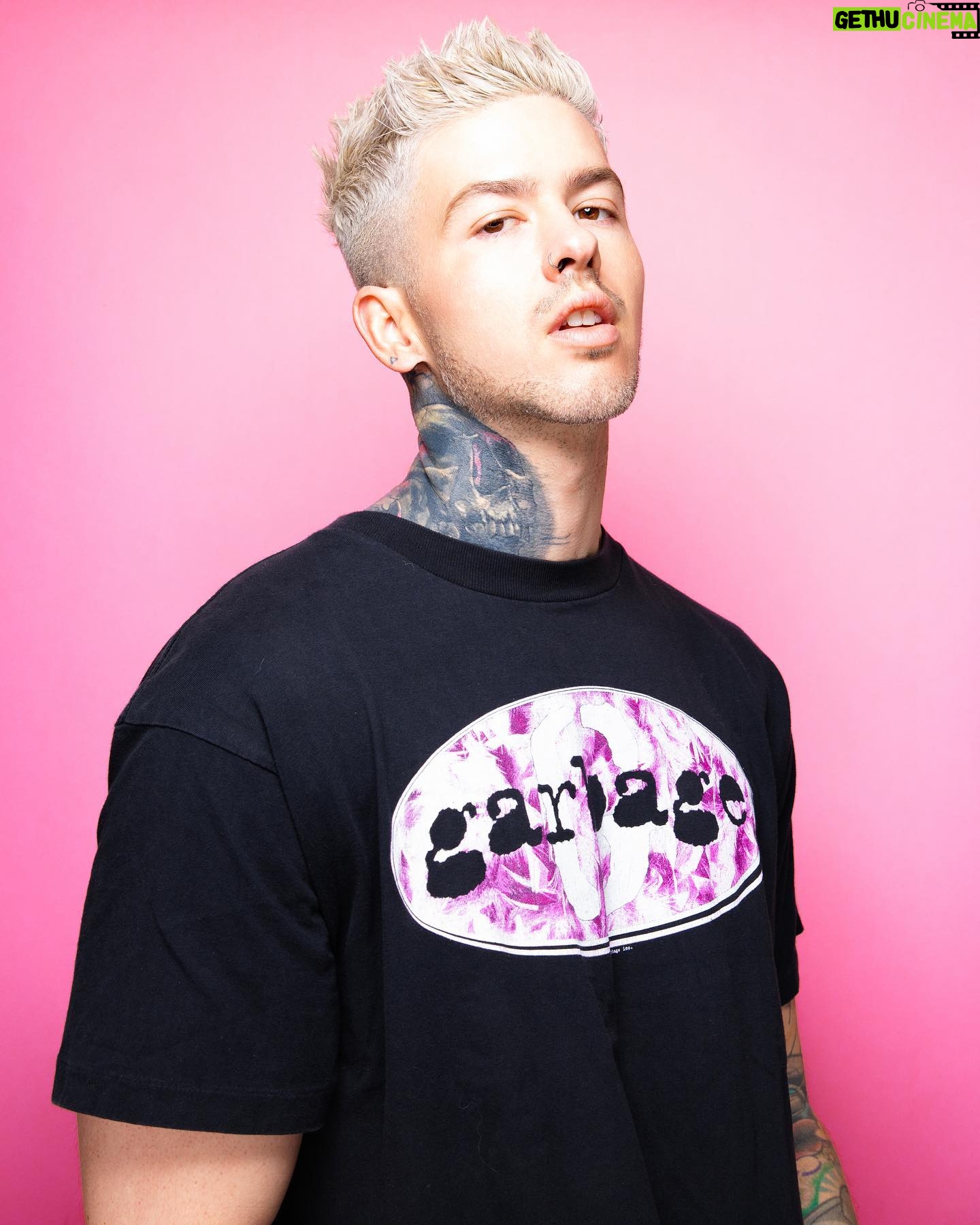 Travis Mills - 3 Likes - guess my favorite color