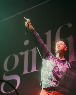 Travis Mills Instagram - taking my a$$ to the east coast for a week of @girlfriends shows before the uk. see you there 😘👉