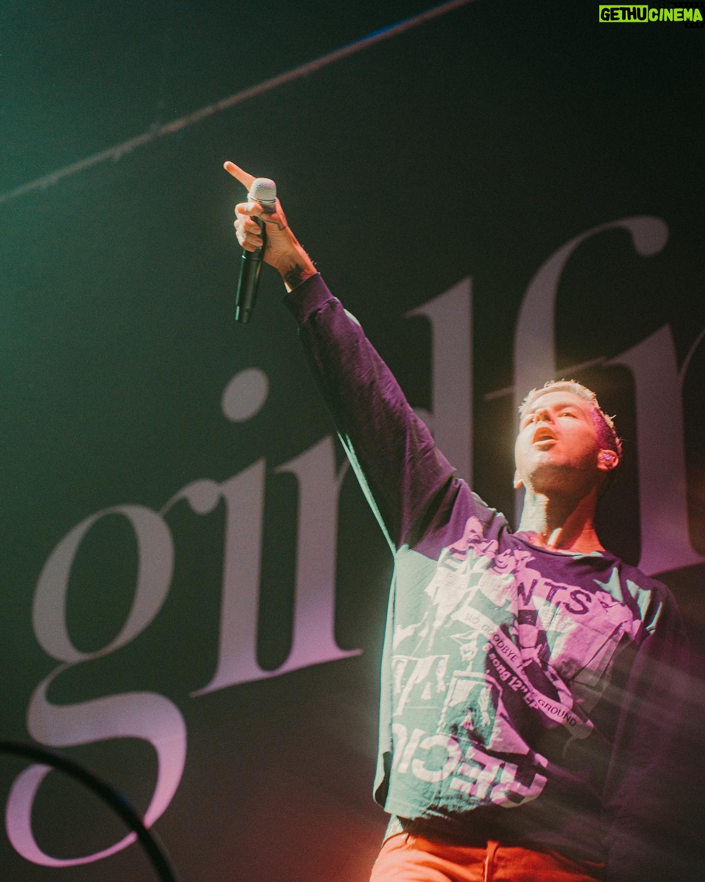 Travis Mills - 3 Likes - taking my a$$ to the east coast for a week of @girlfriends shows before the uk. see you there 😘👉
