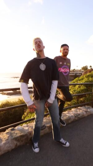 Travis Mills Instagram - let us know where you’re commenting from 👇 

#california #girlfriends #poppunk