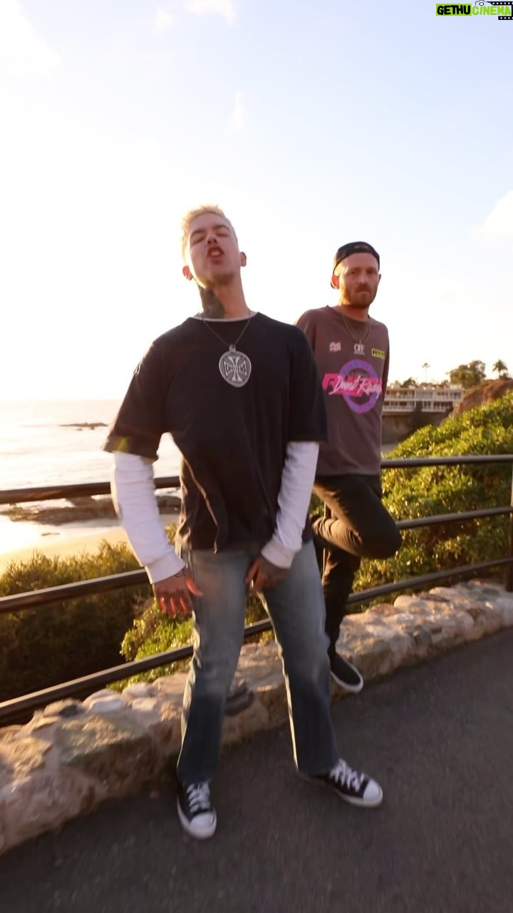 Travis Mills - 6.7K Likes - let us know where you’re commenting from 👇
#california #girlfriends #poppunk