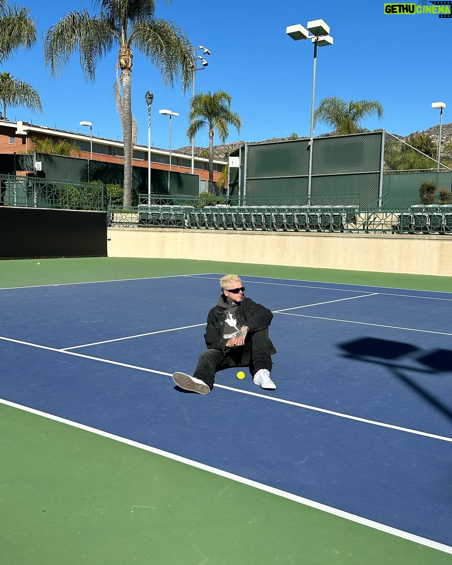Travis Mills - 3 Likes - *insert witty tennis pun here* 🎾