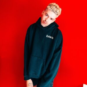 Travis Mills Instagram - red light destruct 🚨