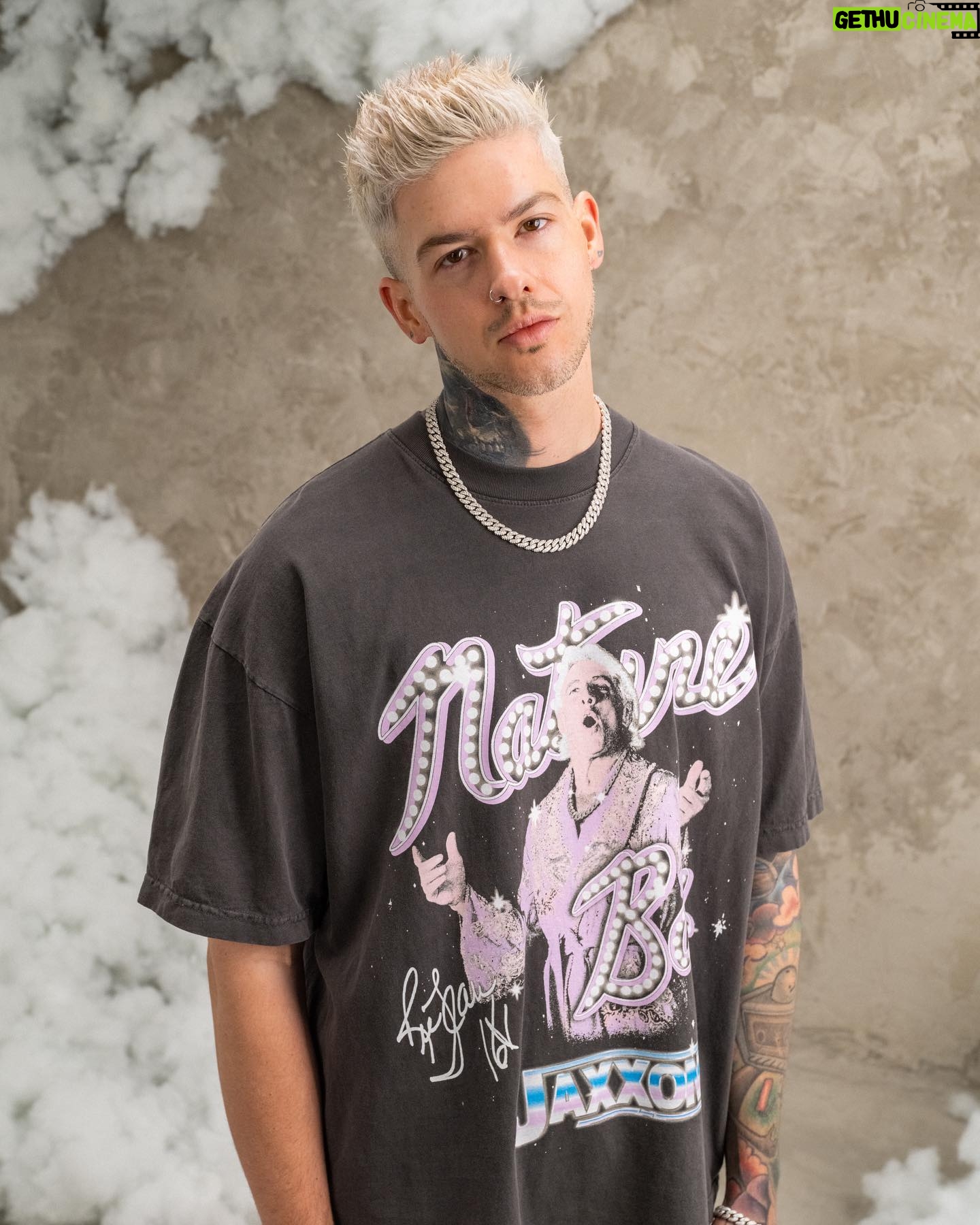 Travis Mills - 3 Likes - can i get a WOO? @jaxxon