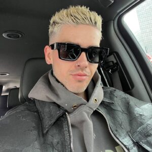 Travis Mills Instagram - on the road again… see you tonight chicago 🤘
