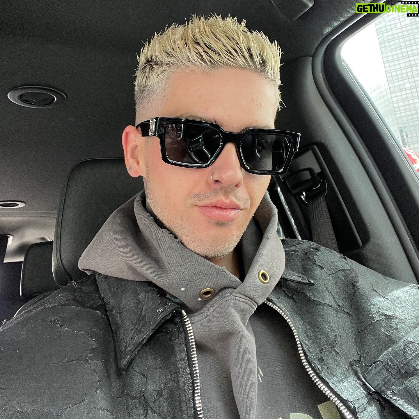 Travis Mills - 3 Likes - on the road again… see you tonight chicago 🤘