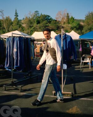 Travis "Taco" Bennett Instagram - @gq and I went to the Rose Bowl Flea together 🤓 

photos by @byaaronsinclair 
words by @judnikki 

Link in Bio