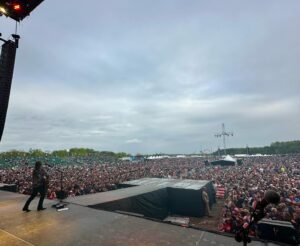 Travis Tritt Instagram - Another incredible night @rockthecountry festival in Ashland, Kentucky! What a fantastic crowd of great people to play for and I’m honored to be part of this incredible tour!