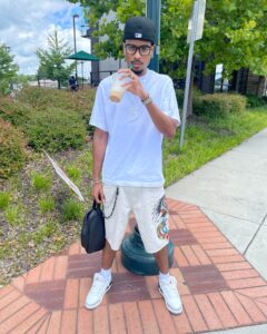 Tray Bills Most Liked Photos and Posts