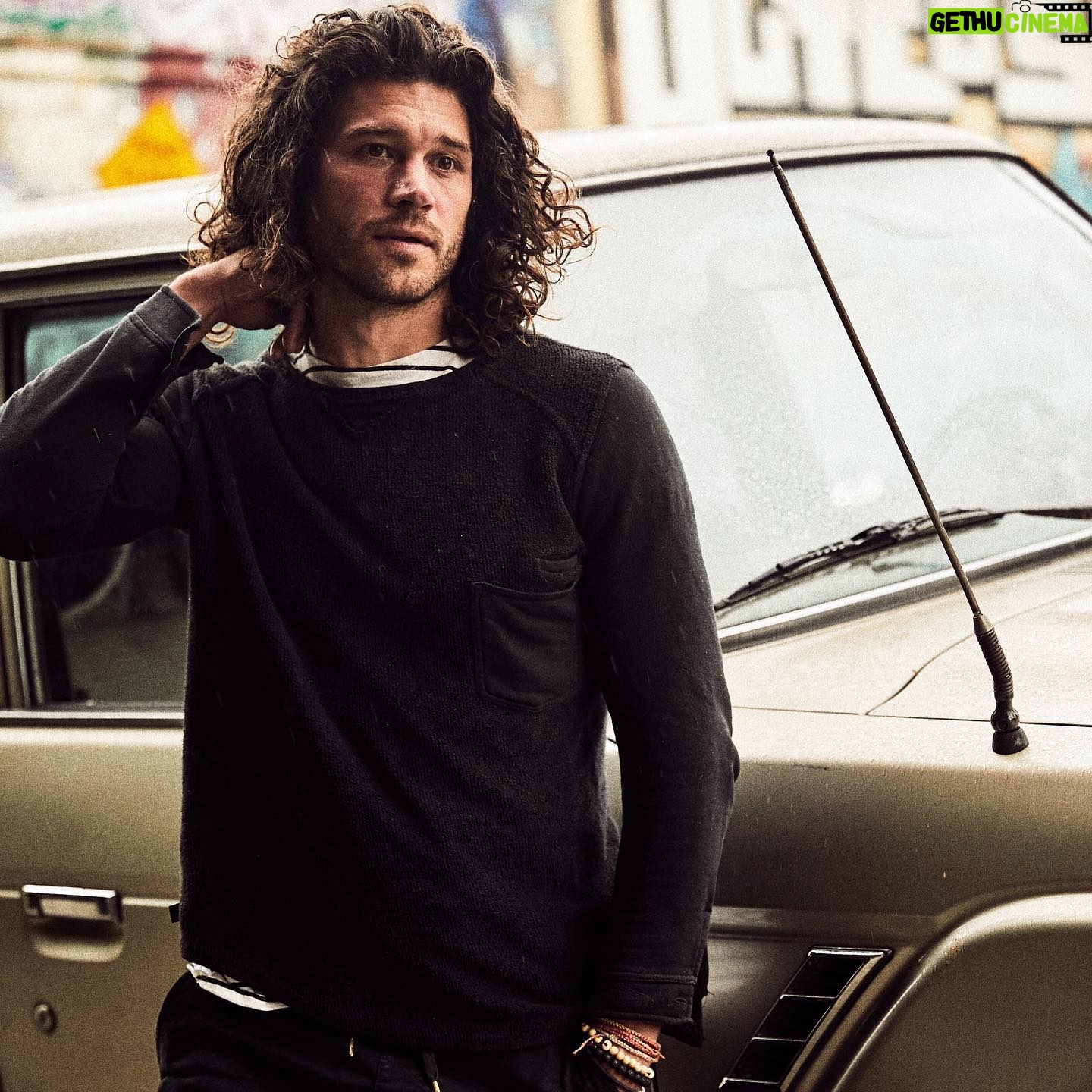 Trent Garrett - 9.2K Likes - “Some of the worst mistakes of my life have been haircuts”. #samson
-Jim Morrison
.
.
.
📷 @billkennedyphoto