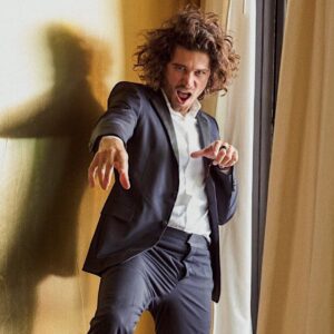 Trent Garrett Instagram - If 36 years around that blazing ball of fire has taught me anything, it’s that love conquers all, fear is the enemy, let your freak flag fly as freakuently as possible, and to wreak so much happiness that it spreads to as many creatures possible 💙🍾🤪✌🏼
.
.
📷 @douginglish