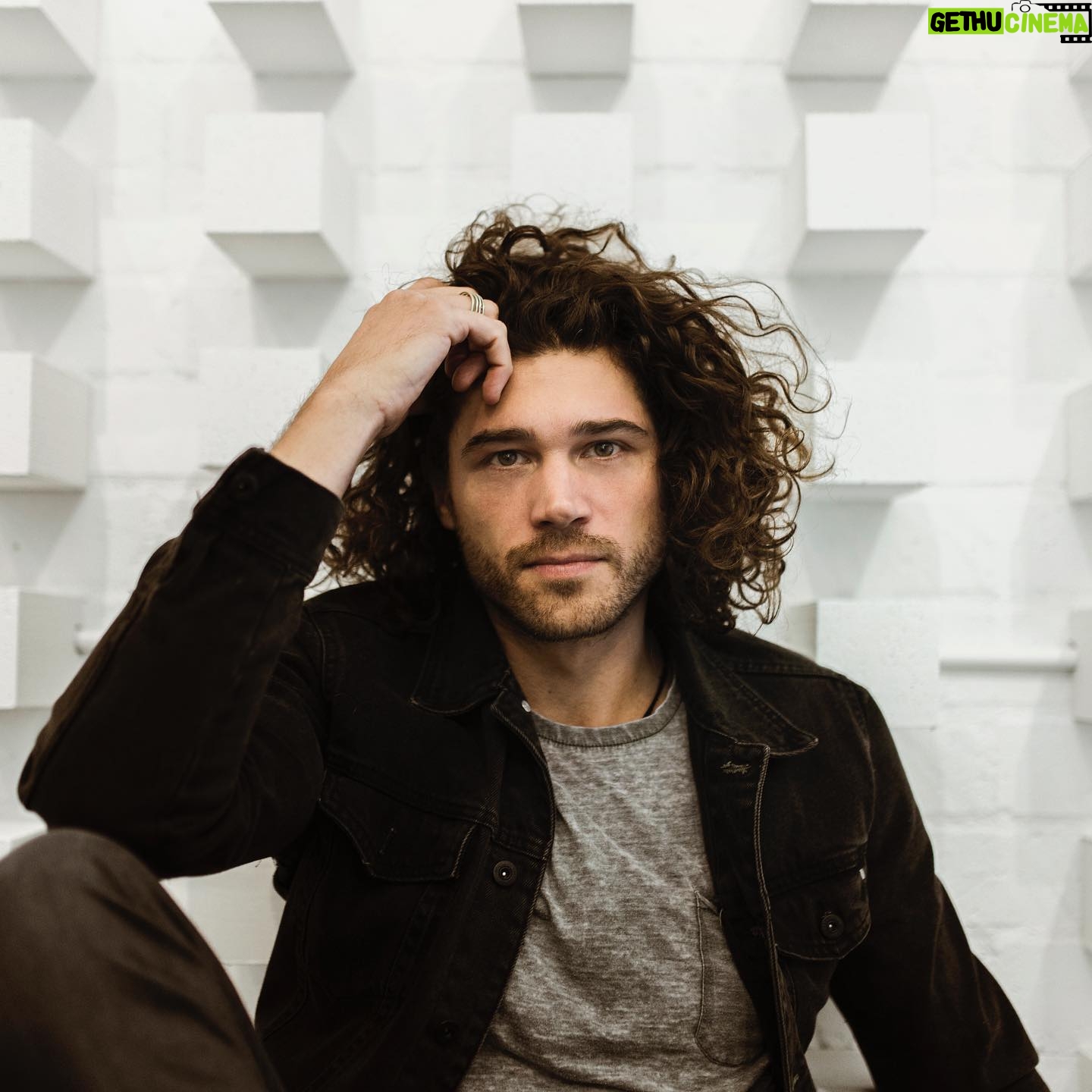 Trent Garrett - 13.3K Likes - This year has been beautiful. Even the dark side of the moon knows that it’s shadow is a temporary enigma that is reliant on light for it’s existence. The direction by which your back faces which will define your experience.
-
In 2020, I had dramatic failures whilst a surprising amount of success. Above all, I learned a lot. Amidst the beginning of “Covid” the studios shut down in L.A. I was also at the time very unhappy with certain personal affairs and circumstances, so I made a radical decision. I packed everything but 2 suitcases and my guitar in storage, gave up my house, jumped off the sinking ship and moved back to Europe while leaving my friends, family, and all comfort zones behind. I simultaneously got out of a relationship that was not serving my higher self, including the one I had with myself. I knew I was not prepared for such drastic change but that is the essence of change, discomfort, which is growth’s petri dish. I just knew I needed to move forward and have faith that I was being led with a nice balance between my heart and head. I am learning to not have tunnel vision with any particular direction. We can’t always manifest the terrain we drive on. Sometimes if we don’t learn to fly we fall, to swim we sink, and if we don’t learn how to sprint we get trampled. So I got a cape and became half Atlantean, half Tarahumara. In other words.. we have no control of circumstances, just our reaction to them.
-
I’m living in a Dr. Seuss book not because it’s all truffula trees and green eggs and ham but that’s how I choose to look at life. From near to far, from here to there, funny things ARE everywhere.
.
.
.
🤍 📷 @londonlightphotography 🤍