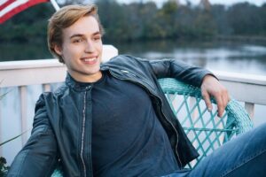 Trevor Stines Instagram - “Look casual”

Apparently I’m bad at it 😅 @giulliang