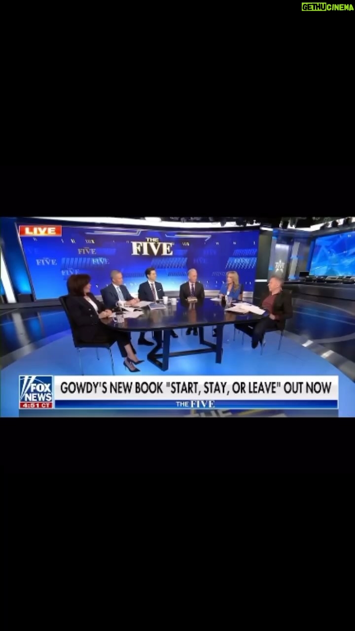 Trey Gowdy - 1K Likes - Thank you for your support of my new book, Start, Stay, or Leave! You can still order your copy today. Link in bio.
#treygowdy #startstayleave #penguinrandomhouse