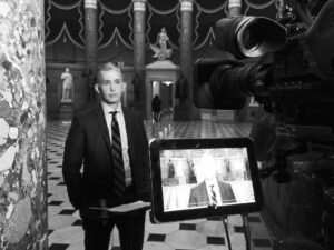 Trey Gowdy Instagram - Going live with @marthamaccallum in just a minute. Tune in.