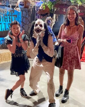 Tricia Fukuhara Instagram - Since it’s officially September… that means we can start decorating for Halloween, right? 😻💀🖤👻🎃🤡🔪

#midsummerscream #midsummerscream2023 #halloween #horror #spookyseason