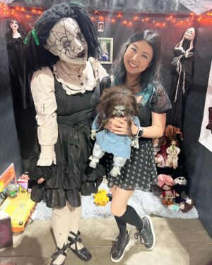 Tricia Fukuhara Instagram - Since it’s officially September… that means we can start decorating for Halloween, right? 😻💀🖤👻🎃🤡🔪

#midsummerscream #midsummerscream2023 #halloween #horror #spookyseason