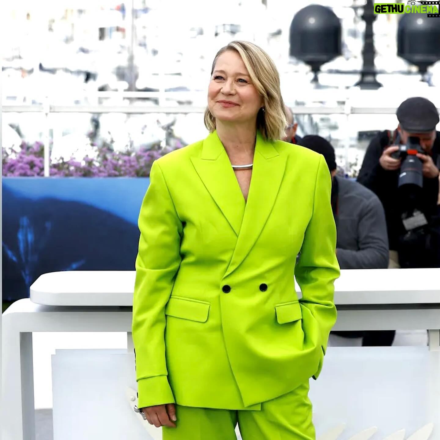 Trine Dyrholm - 1.2K Likes - Photocall @festivaldecannes The Girl With The Needle #thegirlwiththeneedle
Suit @soerenleschmidt š
Earrings @vibeharsloef
Necklace @ninnayork
Make up @jamiecoombesmua
Hair @stephanebodin