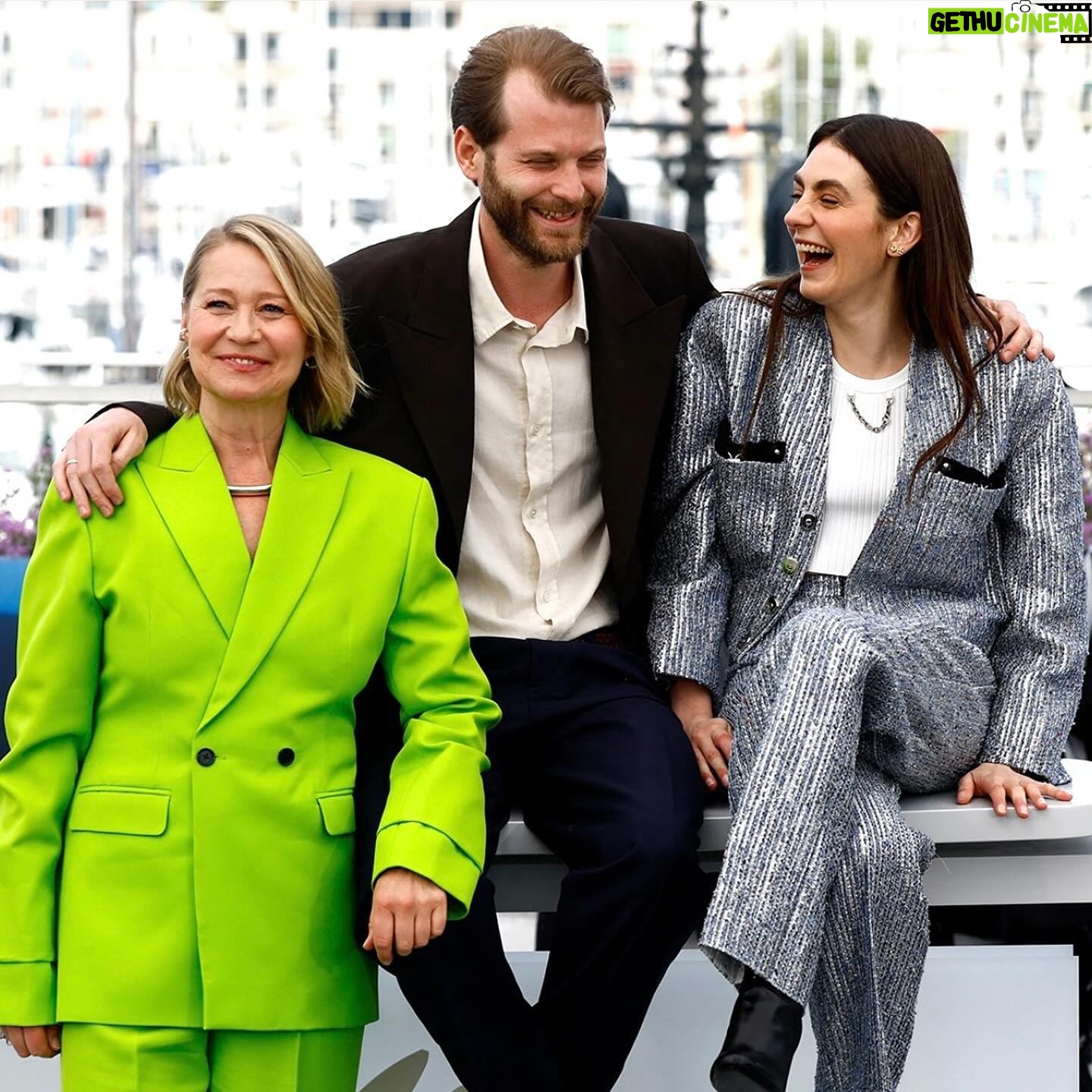 Trine Dyrholm - 1.2K Likes - Photocall @festivaldecannes The Girl With The Needle #thegirlwiththeneedle
Suit @soerenleschmidt š
Earrings @vibeharsloef
Necklace @ninnayork
Make up @jamiecoombesmua
Hair @stephanebodin