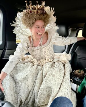 Trine Dyrholm Instagram - Trying to fit in 💥 #maryandgeorge @skytv @skyshowtimedanmark @starz