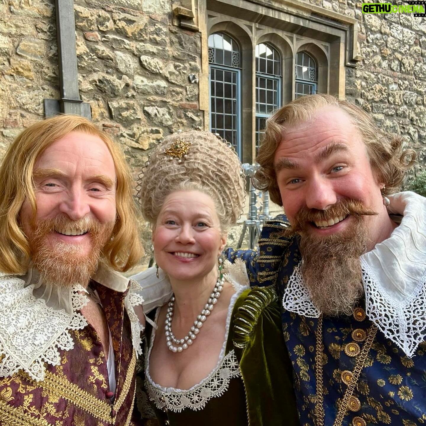 Trine Dyrholm - 5.4K Likes - 17th century selfies with this amazing cast @juliannemoore @nicholasgalitzine @tonycurran @niamhalgar @ameliagething and director @oliver_hermanus ā¤ļø #maryandgeorge is now available on @starz