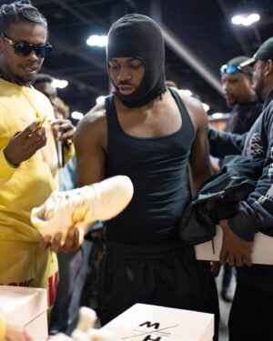 Trinidad James Instagram - @4batzz Did His @hommewrk 🤝🏿✏️🏆🏆🏆🏆🏆

@gotsole 🔥🔥🔥 👟👟👟 

📸 - @angelroman__