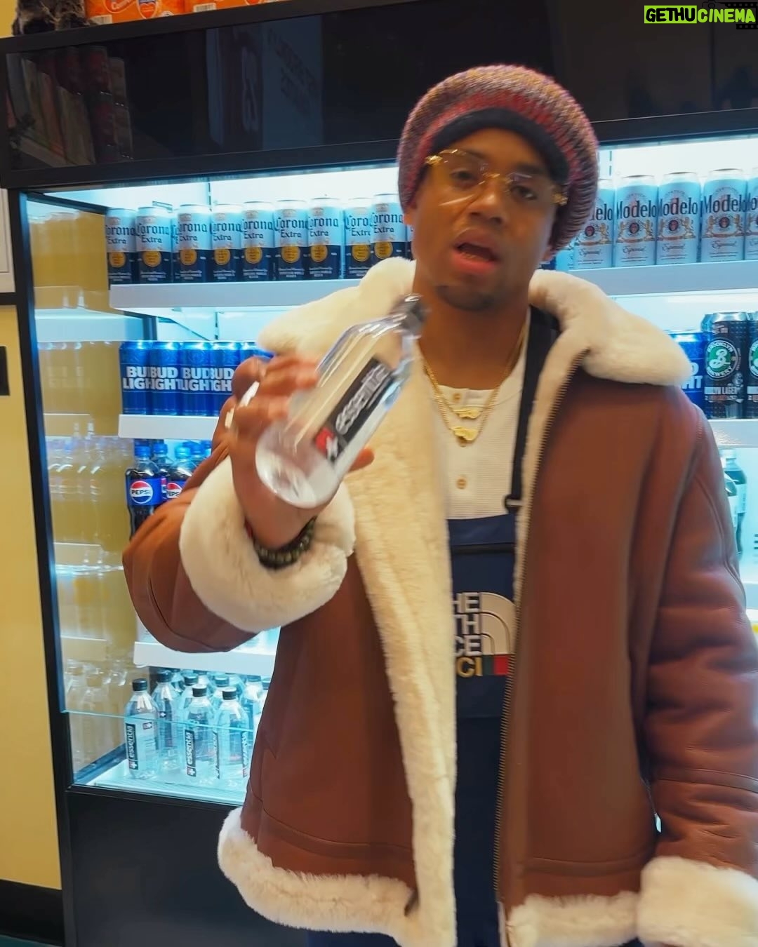 Tristan Mack Wilds - 3 Likes - it’s one thing to go to a game, right? it’s another to kick off the new partnership w/ some good vibes, a win by the @brooklynnets and of course, some @essentiawater!
oh, and if you’re in New York, @essentiawater is giving you a chance to win a true VIP experience; Courtside Seats to a Nets game and dinner at the Crown Club. Hit their Instagram for details on how to enter. #EssentiaFuelsBK. #Sweepstakes.
#EssentiaPartner