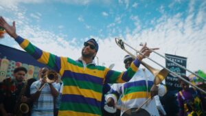 Trombone Shorty Instagram - It's "Mardi Gras Morning" the new Mardi Gras anthem from Saint Brass feat. Trombone Shorty & Samuel Cyrus bringing the spirit of the Treme and New Orleans to the world.  #mardigras #nolamusic #treme #carnivaltime 💜💚💛

Listen on Spotify at: https://open.spotify.com/track/5r02CKBIlA9jplUxzscLVl?si=de95e73e70fd4b34