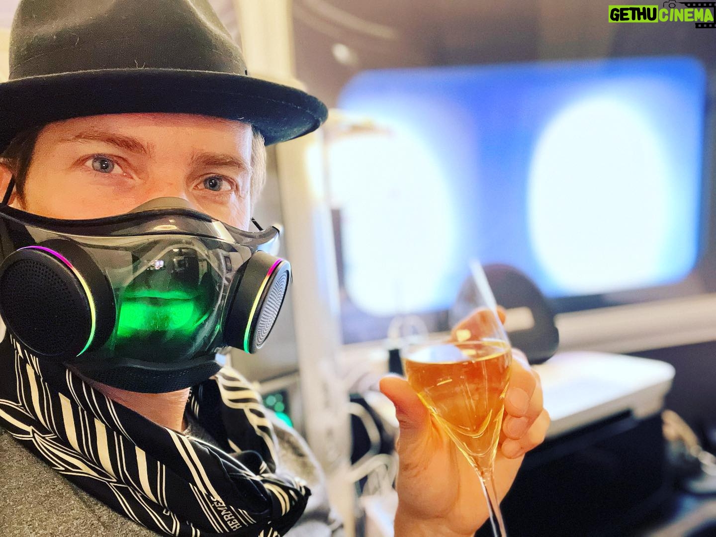 Troy Baker - 25.9K Likes - Turns heads for sure. But the fans are clutch for long flights.
I ❤️ my RAZER Zephyr.