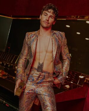 Troy Osterberg Instagram - a lil commotion for the suit  #pacorabanneparfums #OneMillionPacoRabanne