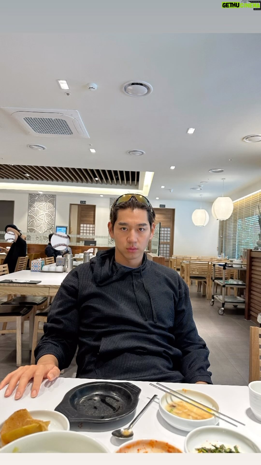 Truedy - 3 Likes - 동네사람더얼~~~!! 지금 최강야구해요>3<Ⓜ️🫧
월요일밤 10시 30분은? JTBC 최강야구 Day!
지금 본방사수 함께하겠습니다-!!🤩 아싸-!🫶🏽
👓 thanks to @oakleykorea
