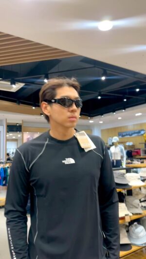 Truedy Instagram - 노스페이스.. 여름까지 잘하면 어떡하자고..😮‍💨
여름준비🏖️ 노스페이스로 해야〰️해야〰️해.야.할.때!🤣
서로를 사랑하고 배려하는 우리는 노스패밀리🏝️

우리는 서로를 응원해~ 그리고 사랑해🥹🫶🏽❣️
