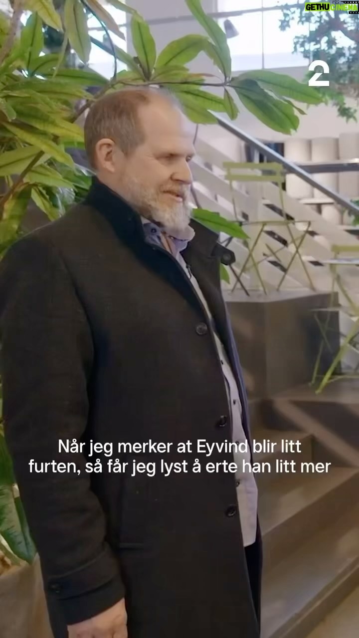 Truls Svendsen - 15.3K Likes - Unnskyld, Eyvind ❤️ Barnslig av meg 🙄 Truls à la Hellstrøm Bistro, i kveld kl 20:00 på @tv2norge og allerede nå på @tv2play.